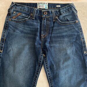 ARIAT M7 SLIM STRAIGHT JEANS SIZE 32
